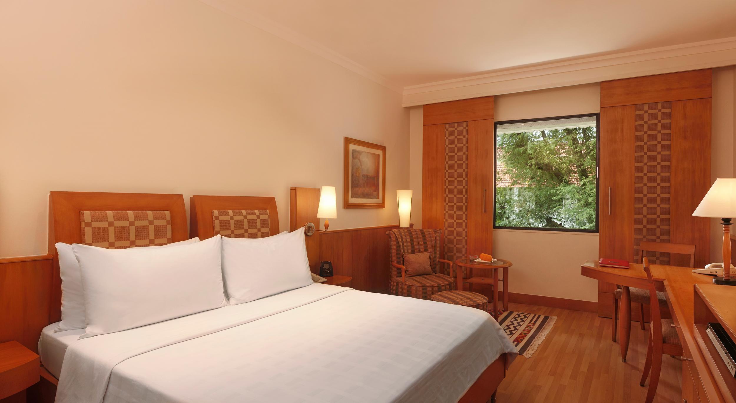 Trident Chennai Hotel Kültér fotó A room at the Taj Bengal