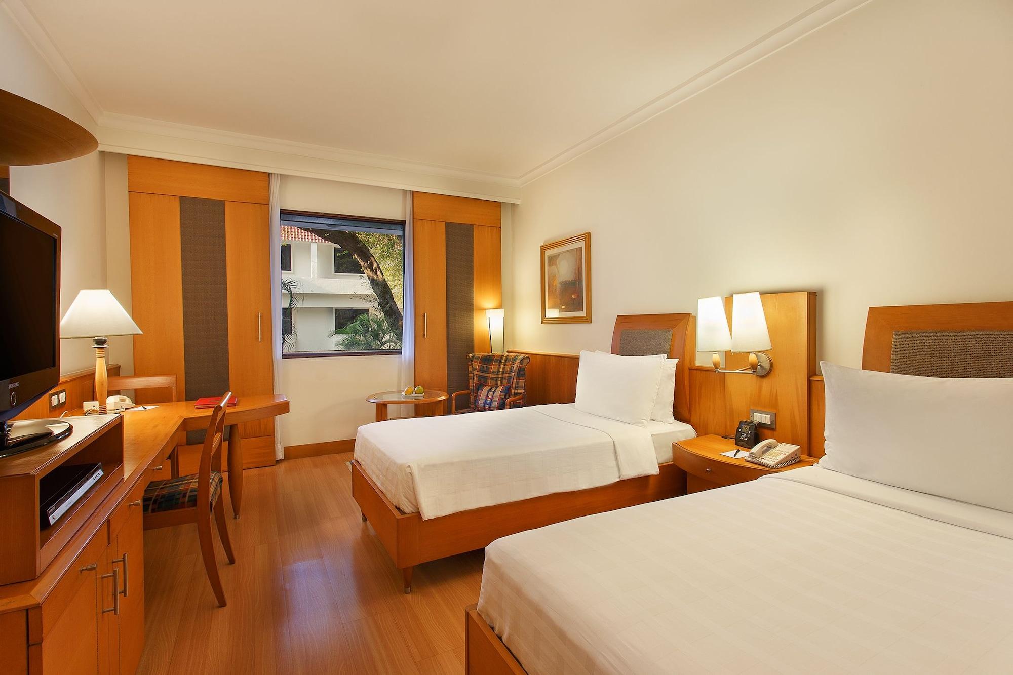 Trident Chennai Hotel Kültér fotó A room at the Taj Bengal