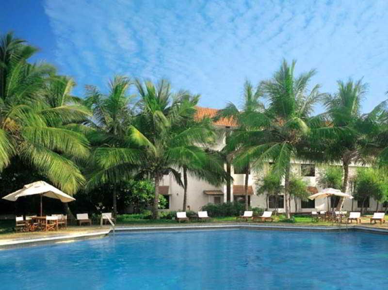 Trident Chennai Hotel Létesítmények fotó The pool at the hotel