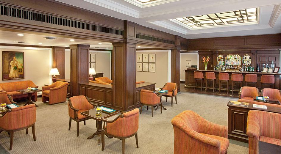 Trident Chennai Hotel Kültér fotó The bar at the Westin Palace Madrid