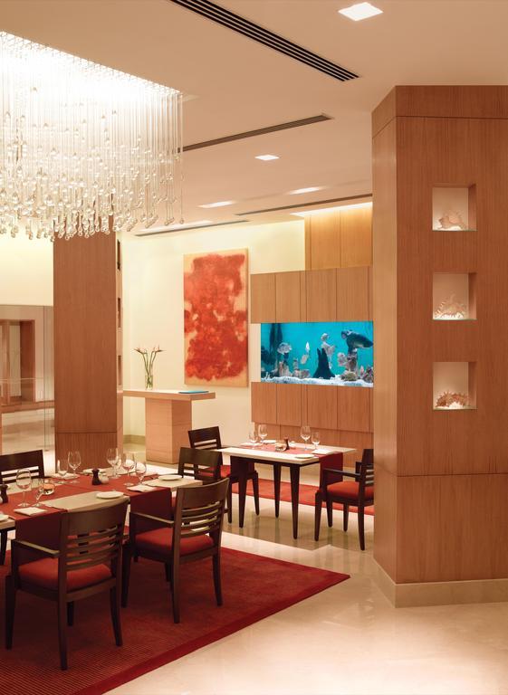 Trident Chennai Hotel Kültér fotó The restaurant