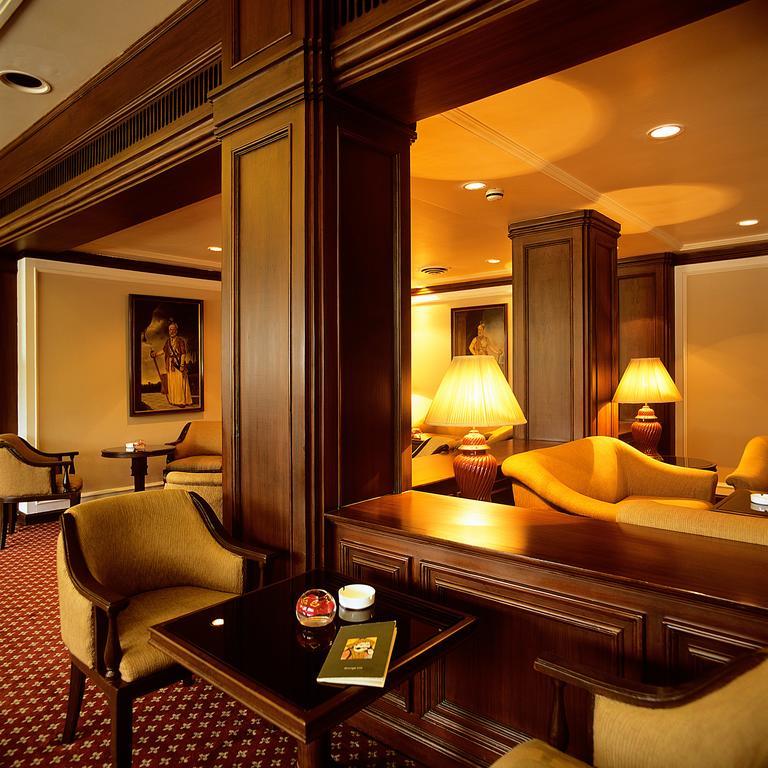 Trident Chennai Hotel Kültér fotó The lounge at the airport