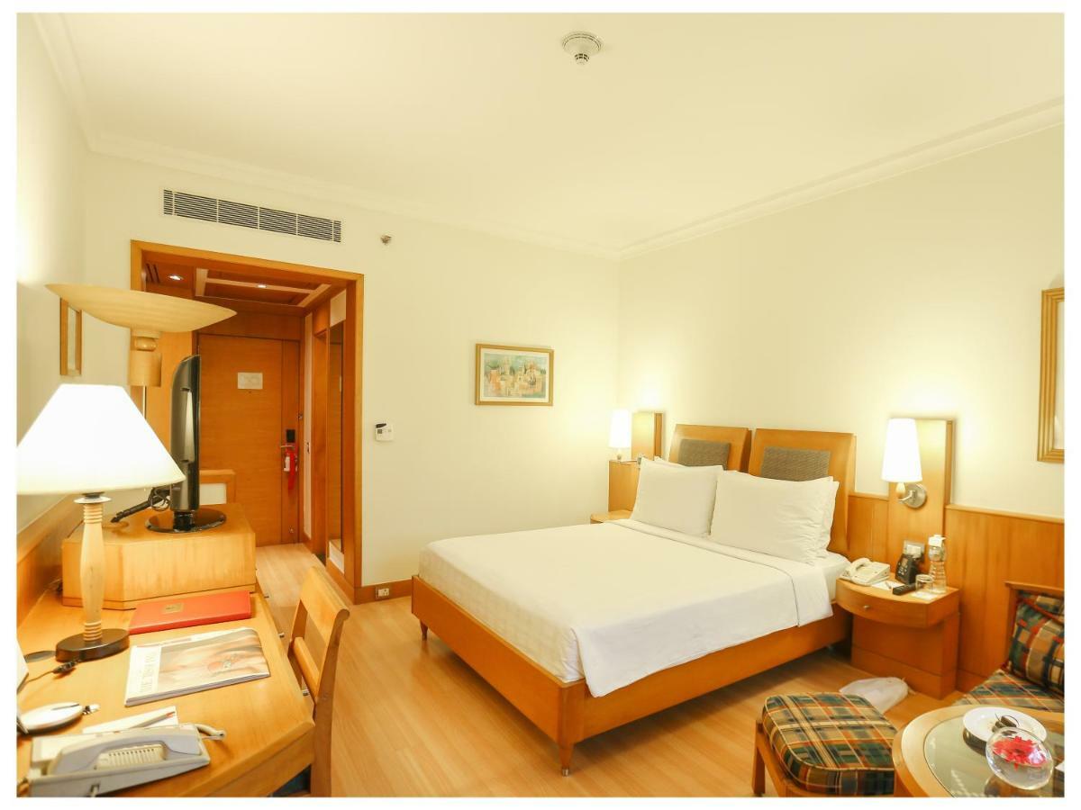 Trident Chennai Hotel Kültér fotó
